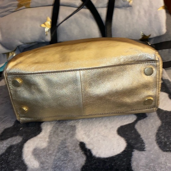 authentic fossil black & gold handbag - Picture 8 of 10